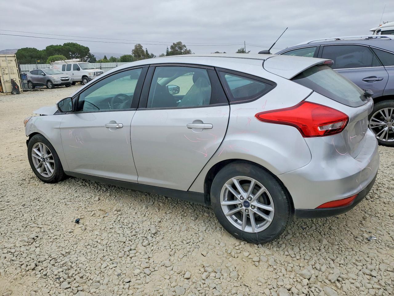 2017 Ford Focus Se - Image 2