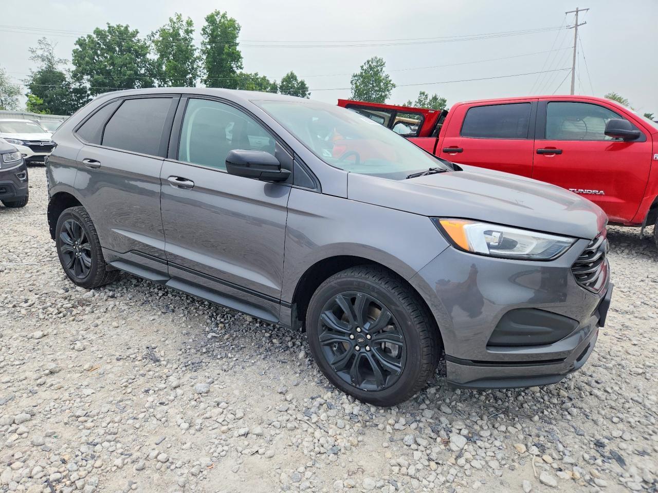 2022 Ford Edge Se - Фото 4