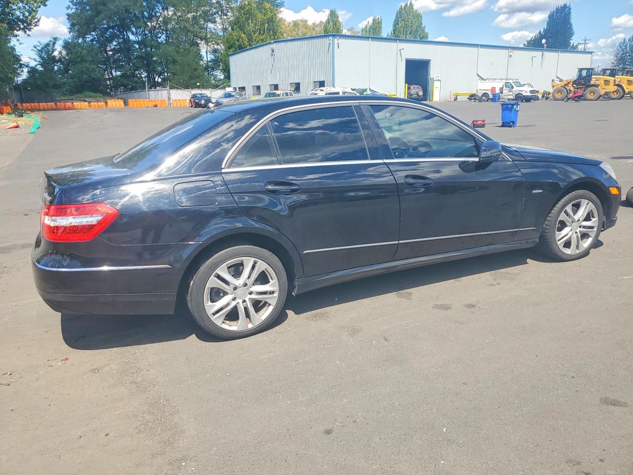 2011 Mercedes-Benz E 350 Bluetec - Image 3