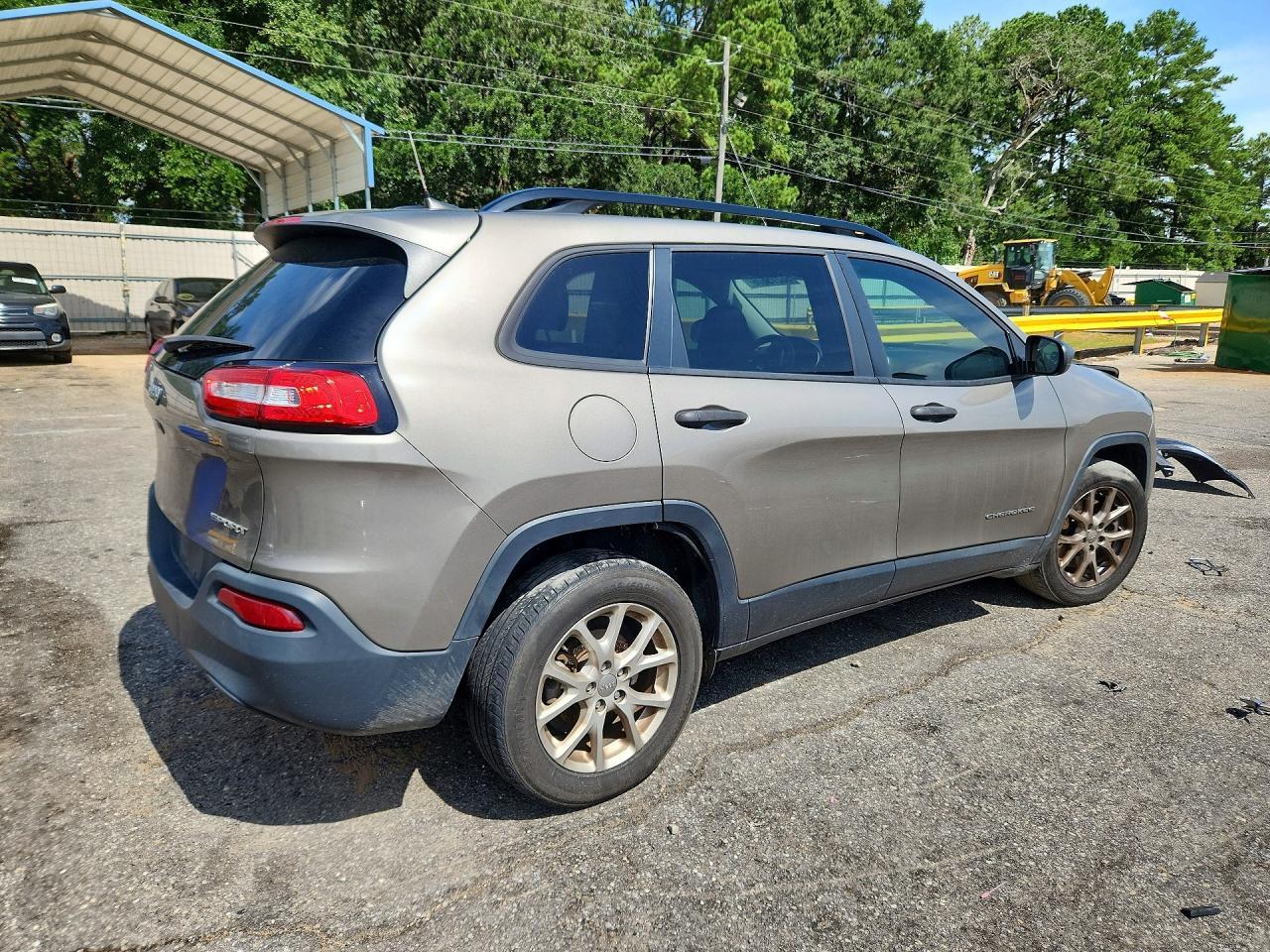 2016 Jeep Cherokee Sport - Image 3