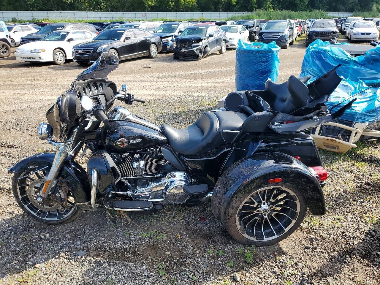 2025 Harley-Davidson Flhtcutg - Image 3