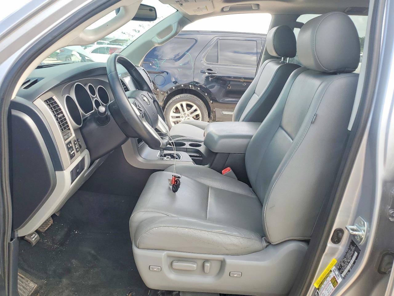 2014 Toyota Sequoia Sr5 - Фото 7