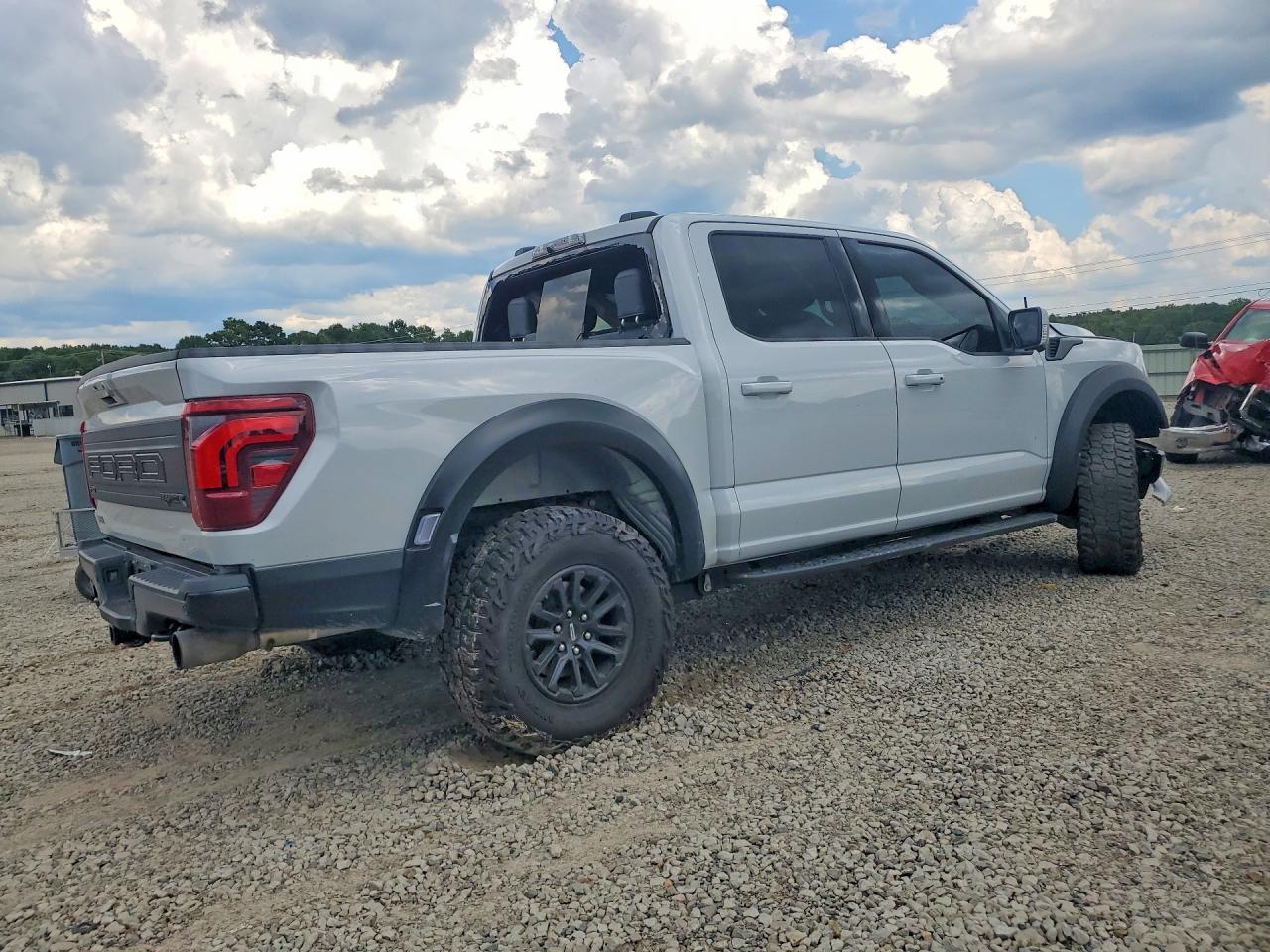 2025 Ford F150 Raptor - Фото 3