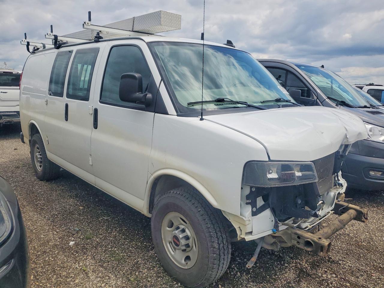 2022 GMC Savana G2500 - Фото 4