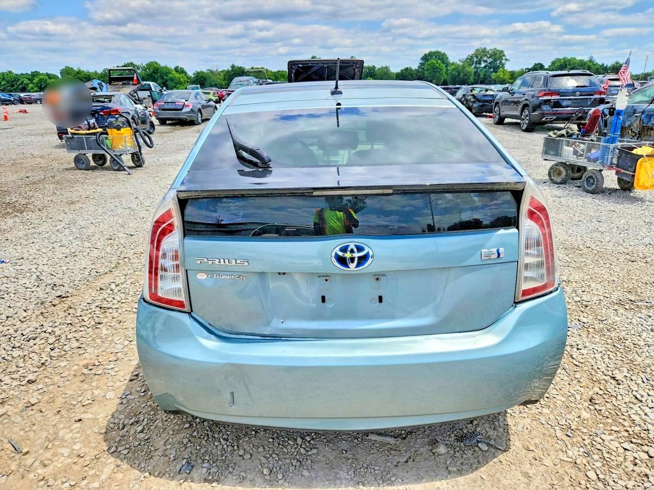2013 Toyota Prius Three - Image 6