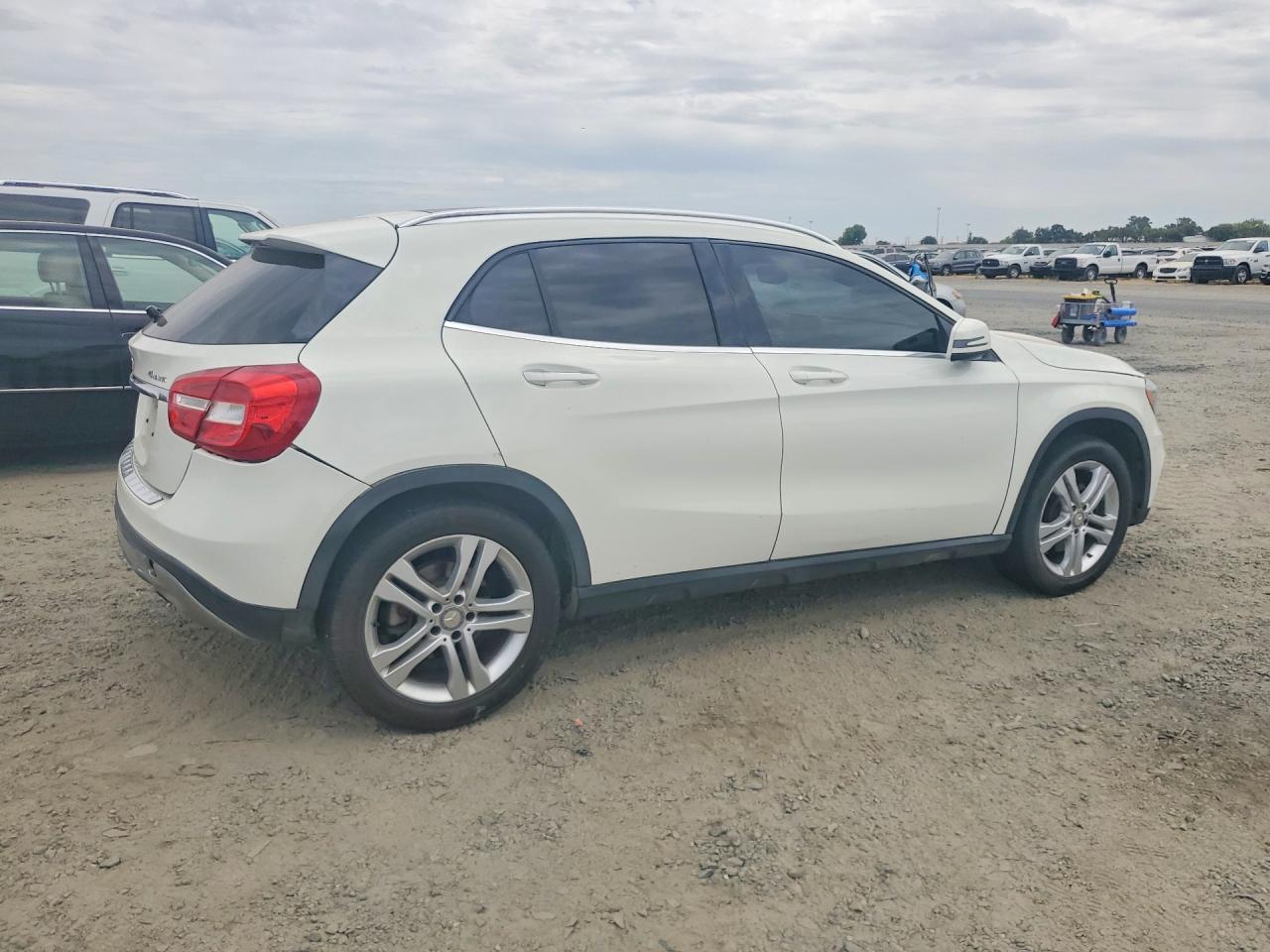 2017 Mercedes-Benz Gla 250 - Image 3