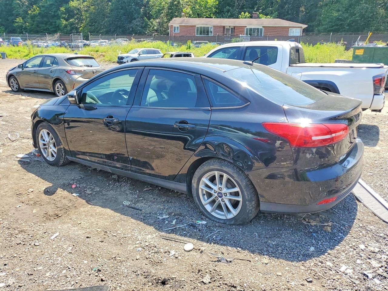 2016 Ford Focus Se - Image 2