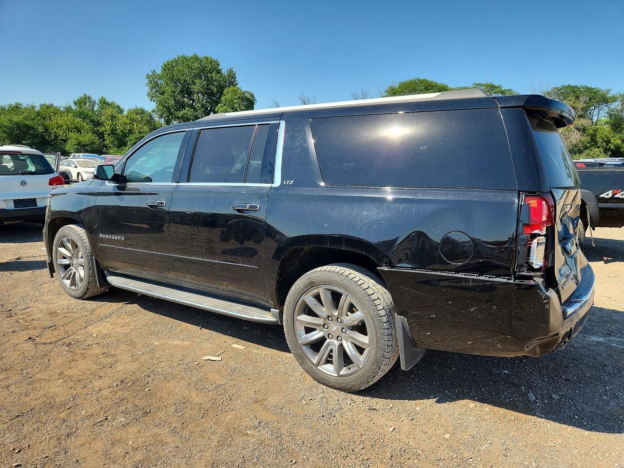 2015 Chevrolet Suburban K1500 Ltz - Image 2