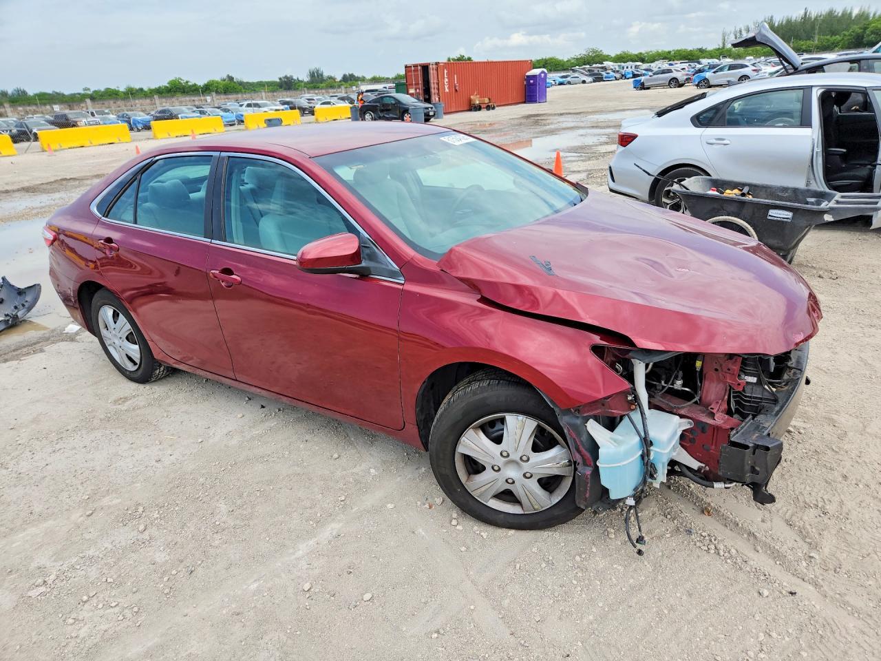 2015 Toyota Camry Le - Фото 4