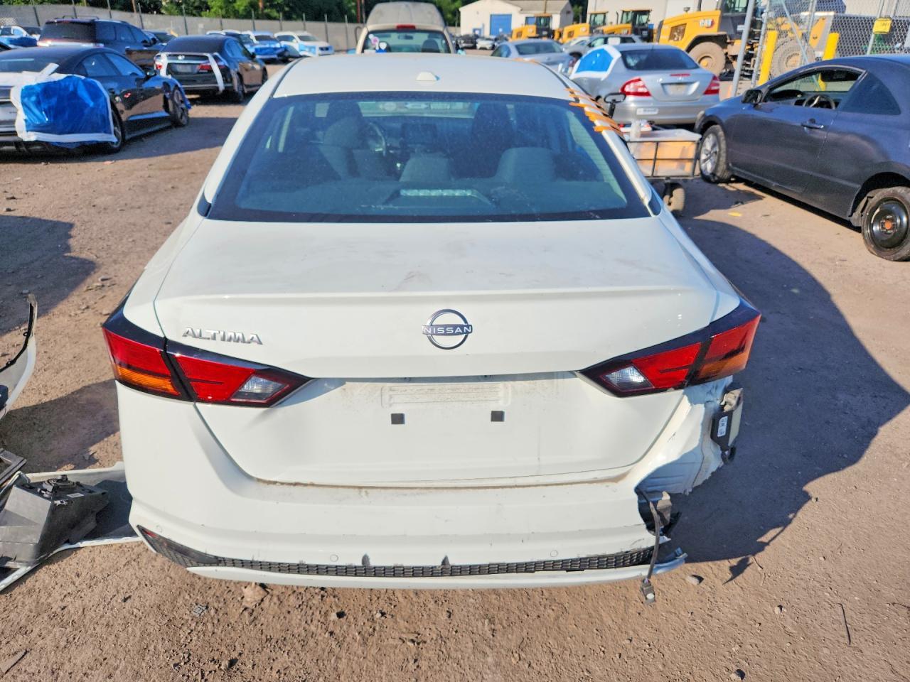 2025 Nissan Altima Sv - Image 6