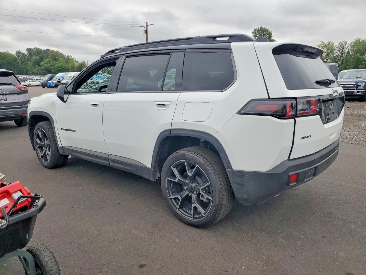 2026 Jeep Cherokee Overland - Image 2