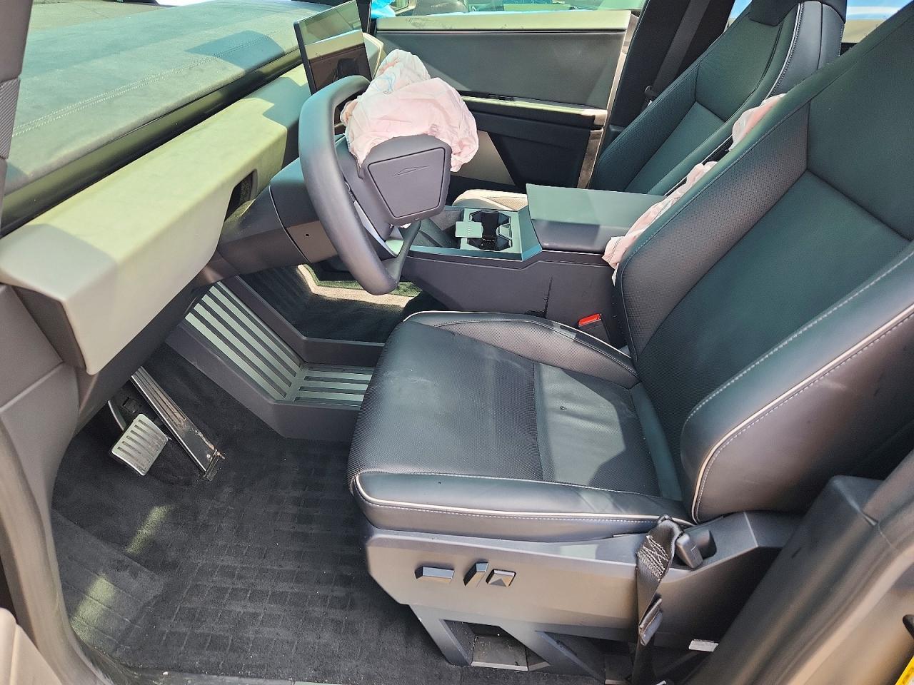 2025 Tesla Cybertruck - Фото 7