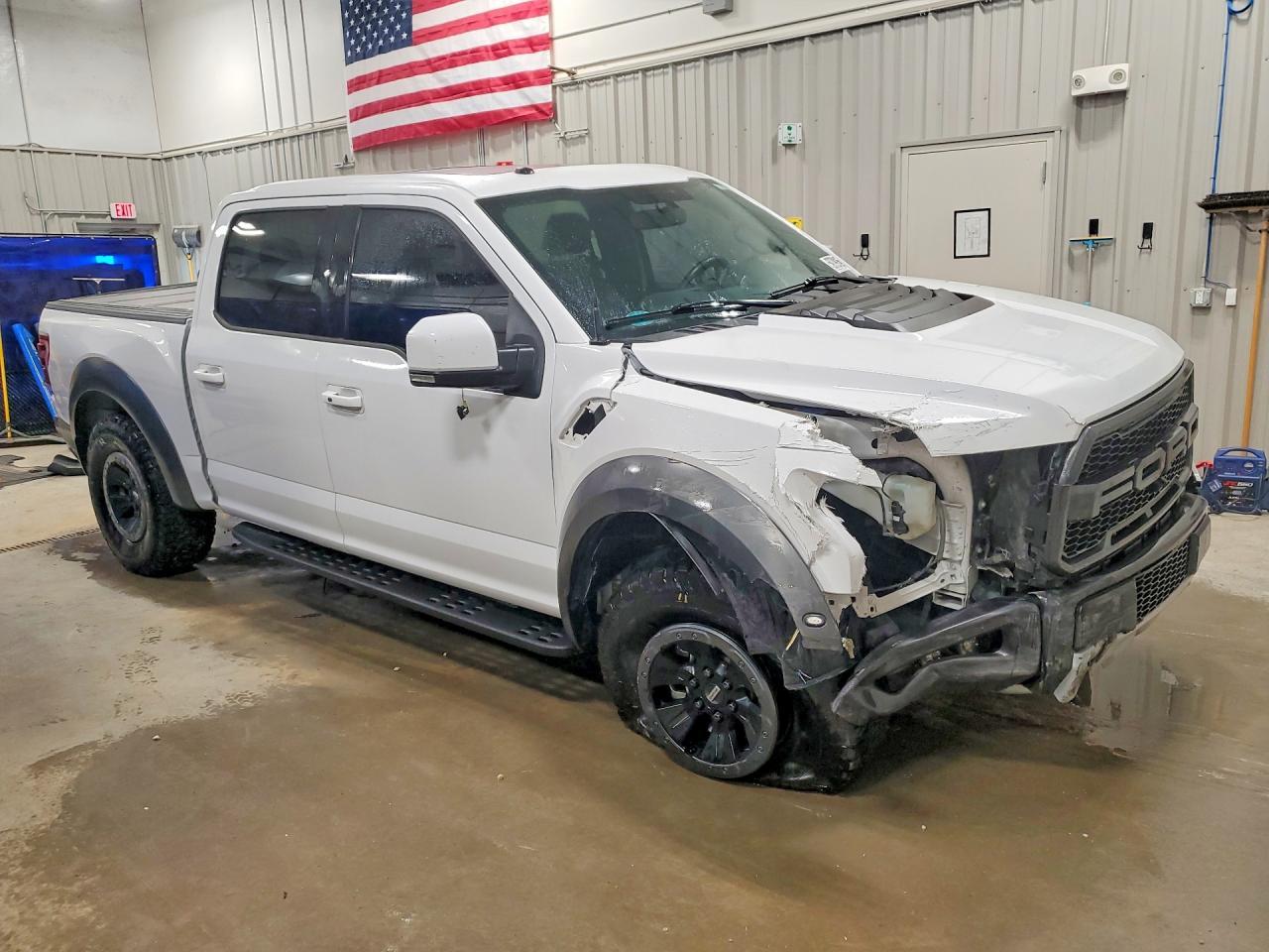 2017 Ford F150 Raptor - Фото 4