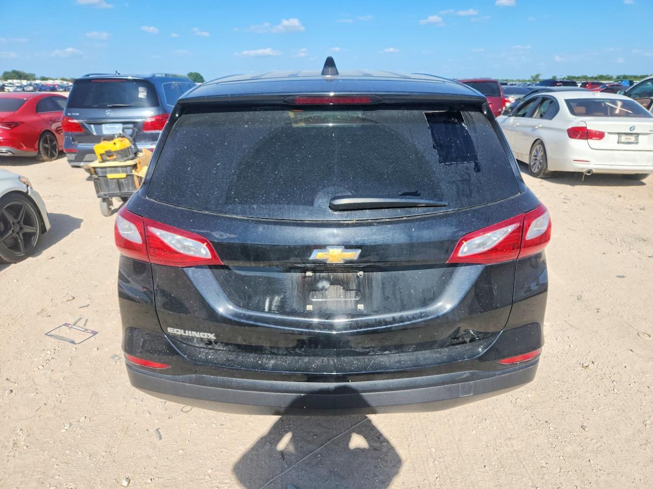 2021 Chevrolet Equinox Ls - Image 6