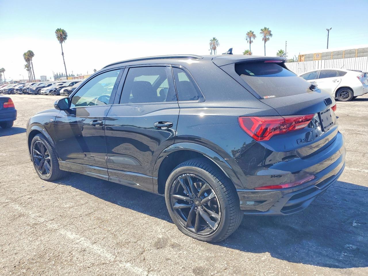 2022 Audi Q3 Premium S Line 45 - Фото 2
