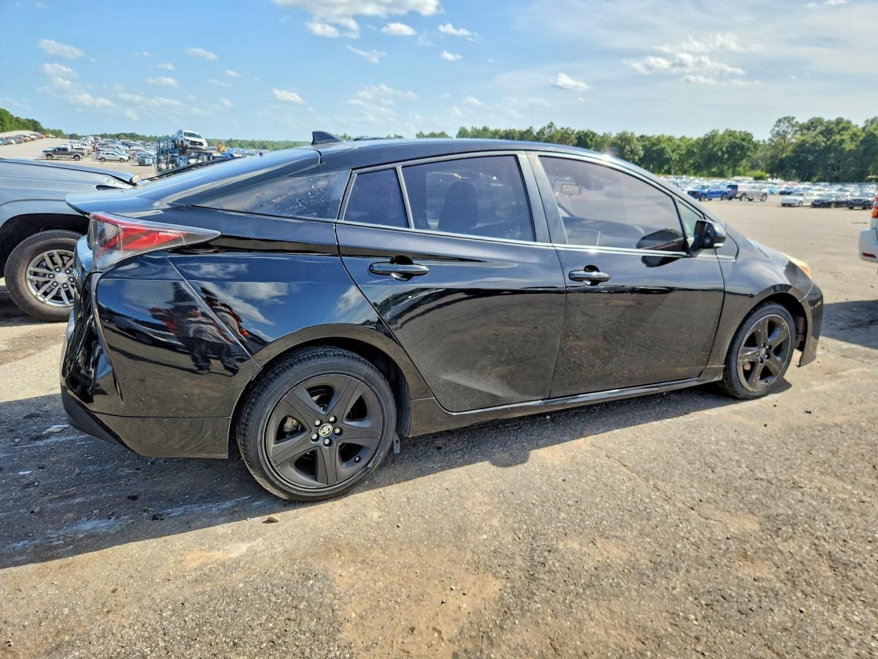 2017 Toyota Prius Two - Фото 3