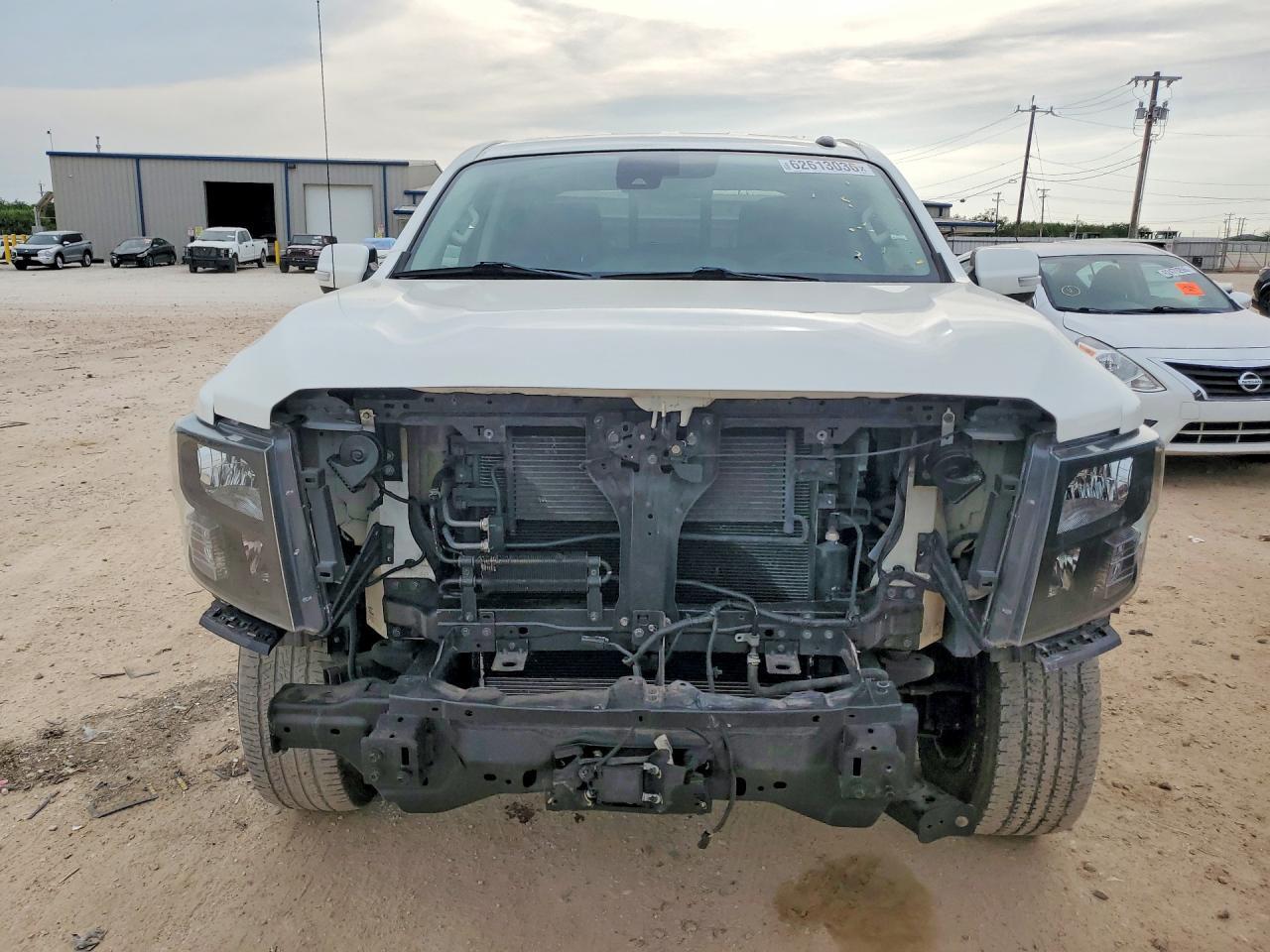 2020 Nissan Titan Sv - Image 5