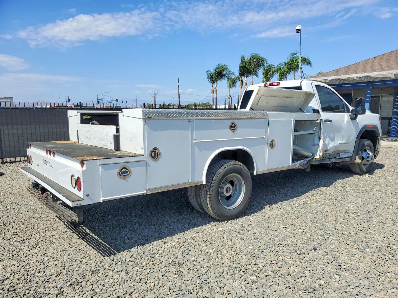 2020 GMC Sierra C3500 - Image 3