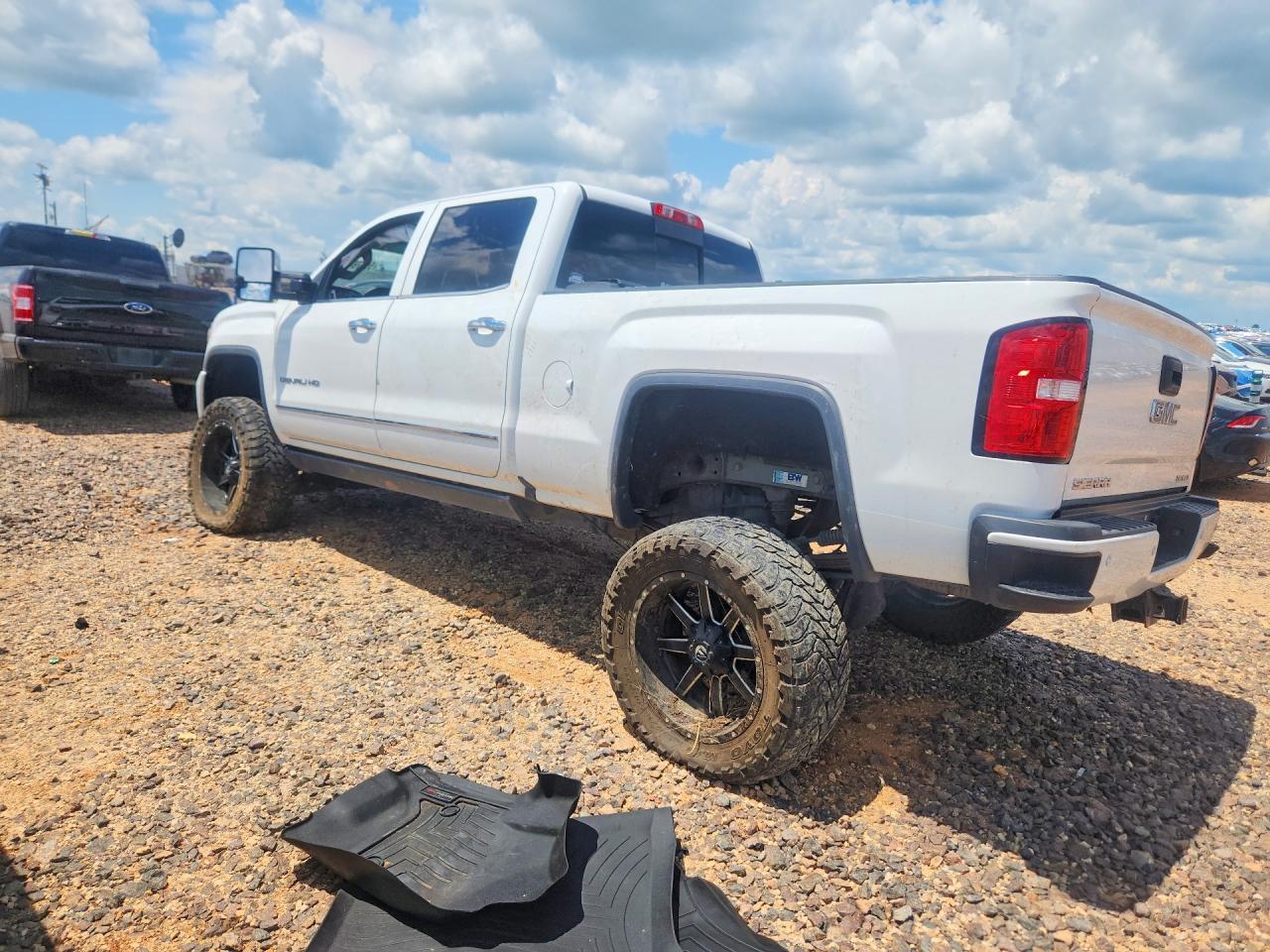2016 GMC Sierra K2500 Denali - Фото 2