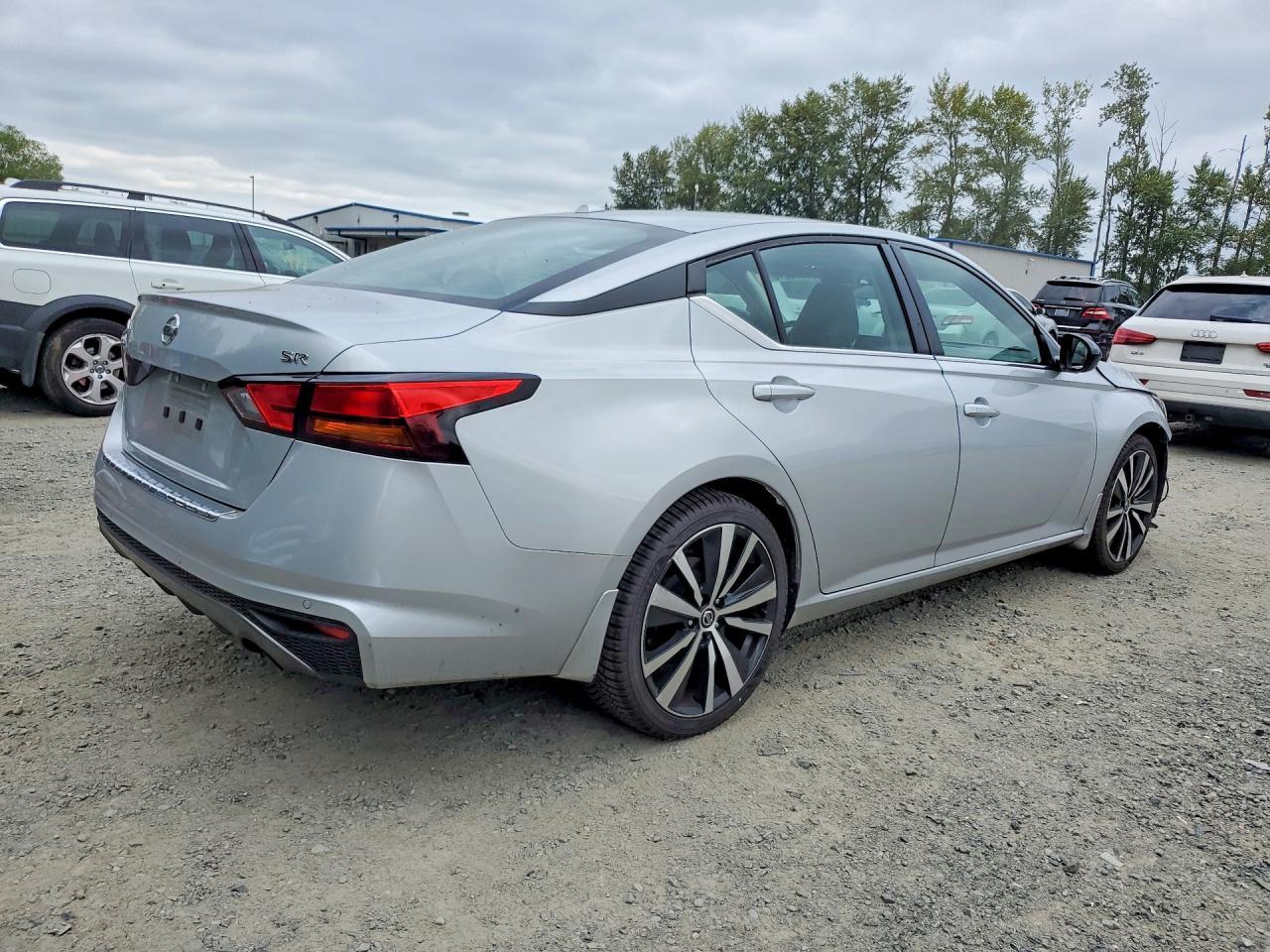 2022 Nissan Altima Sr - Image 3
