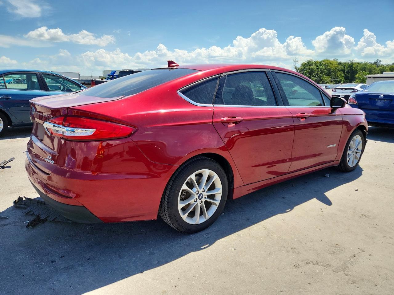 2019 Ford Fusion Se - Фото 3