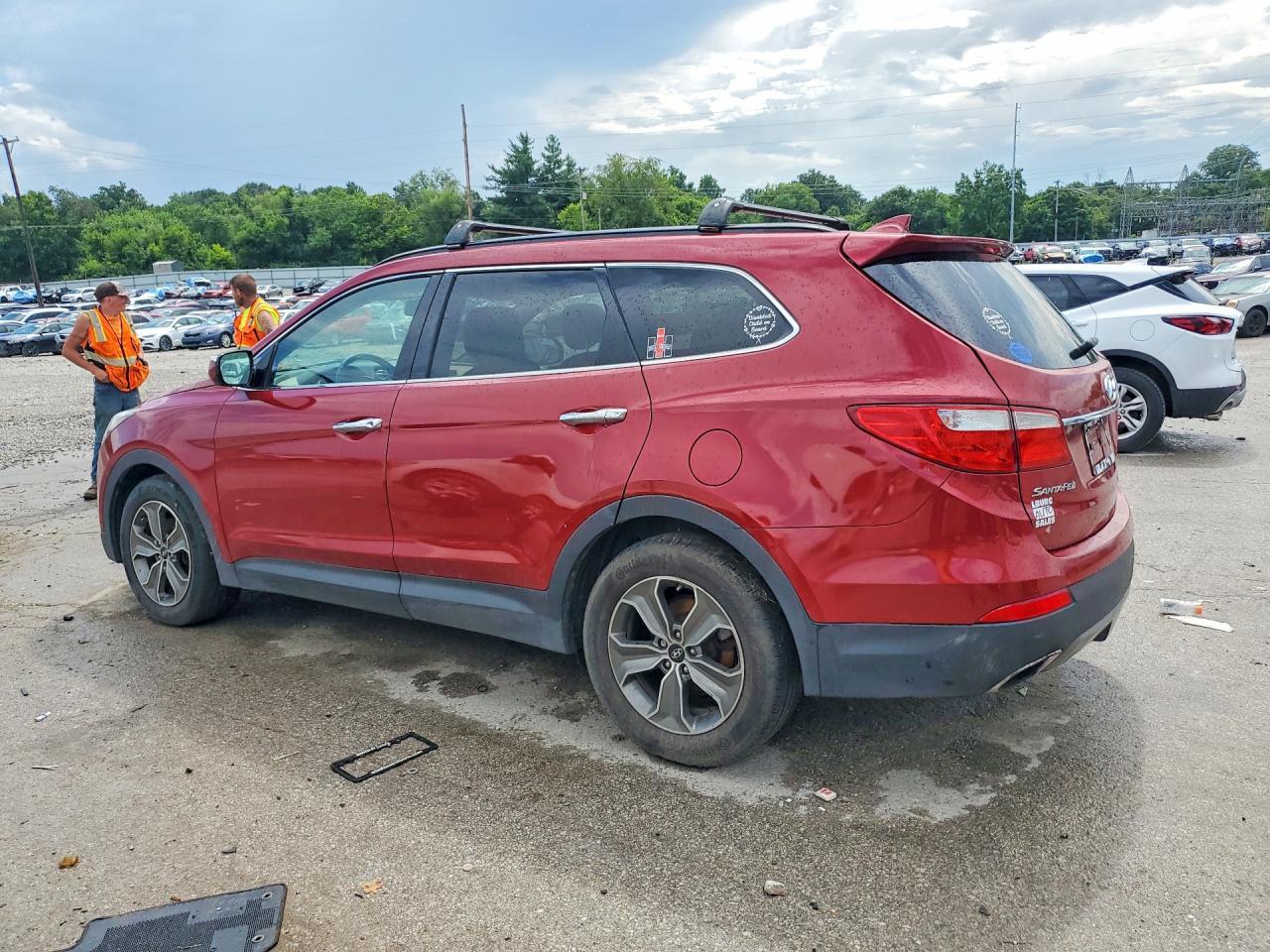 2013 Hyundai Santa Fe Gls - Image 2