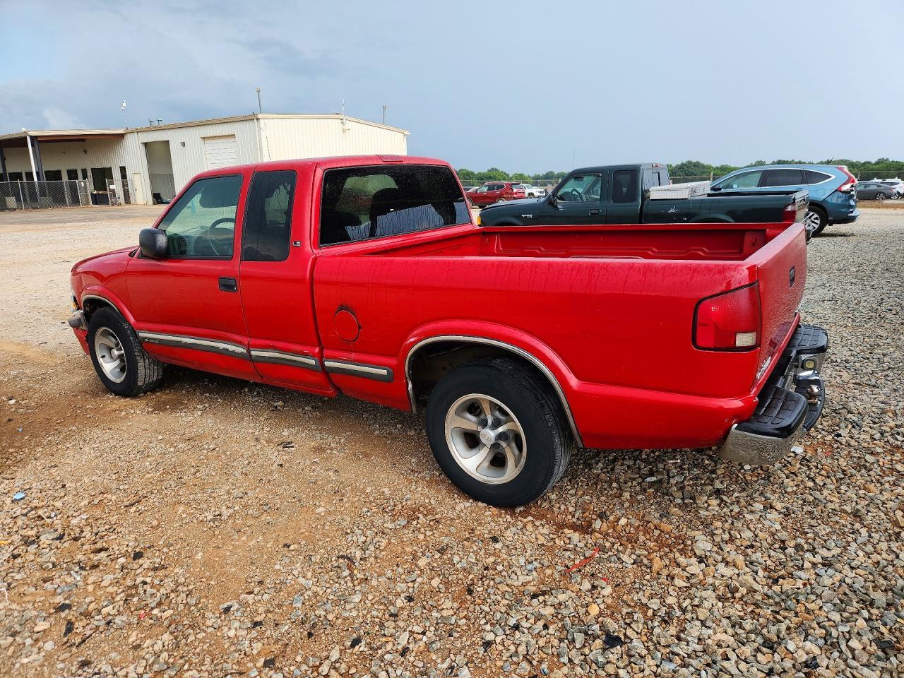 2001 Chevrolet S Truck S10 - Image 2