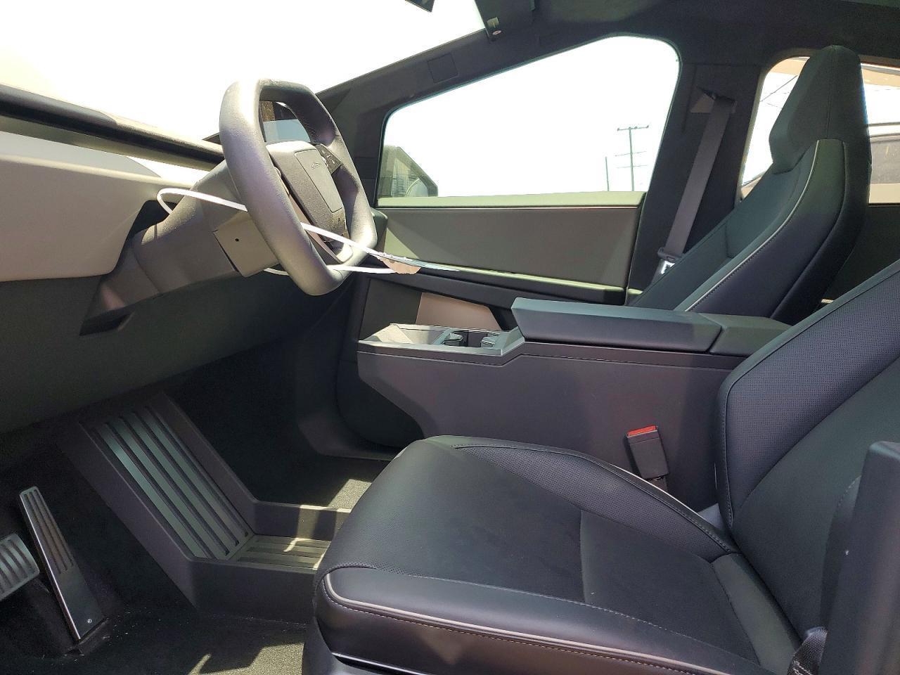 2025 Tesla Cybertruck - Фото 7