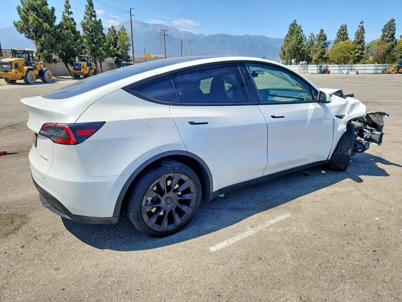 2023 Tesla Model Y - Фото 3
