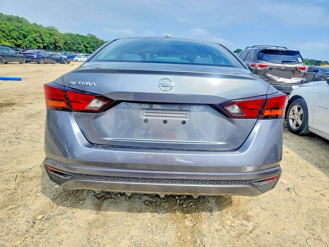 2020 Nissan Altima S - Фото 7