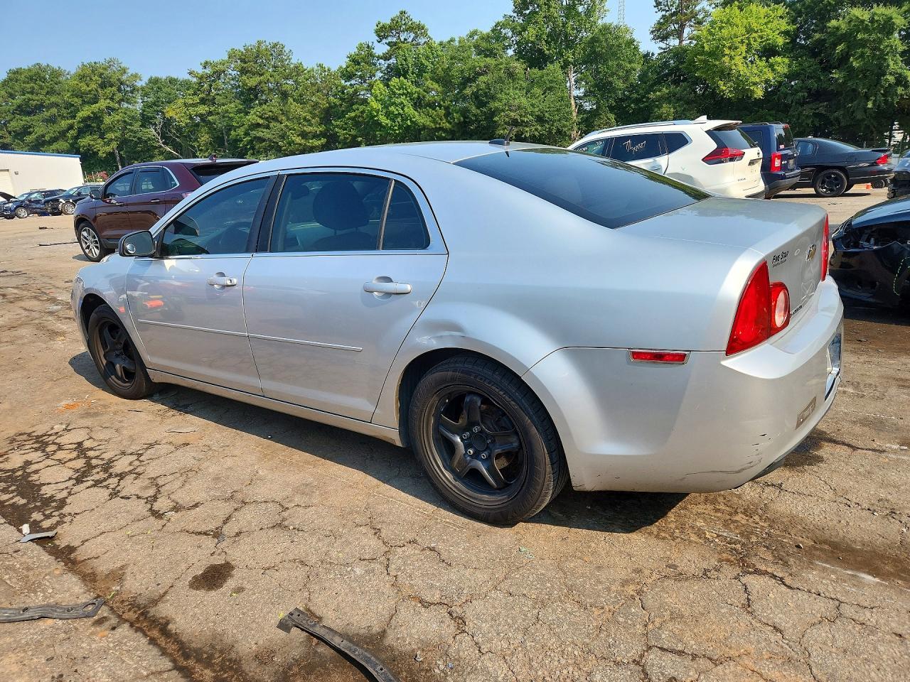 2010 Chevrolet Malibu Ls - Фото 2