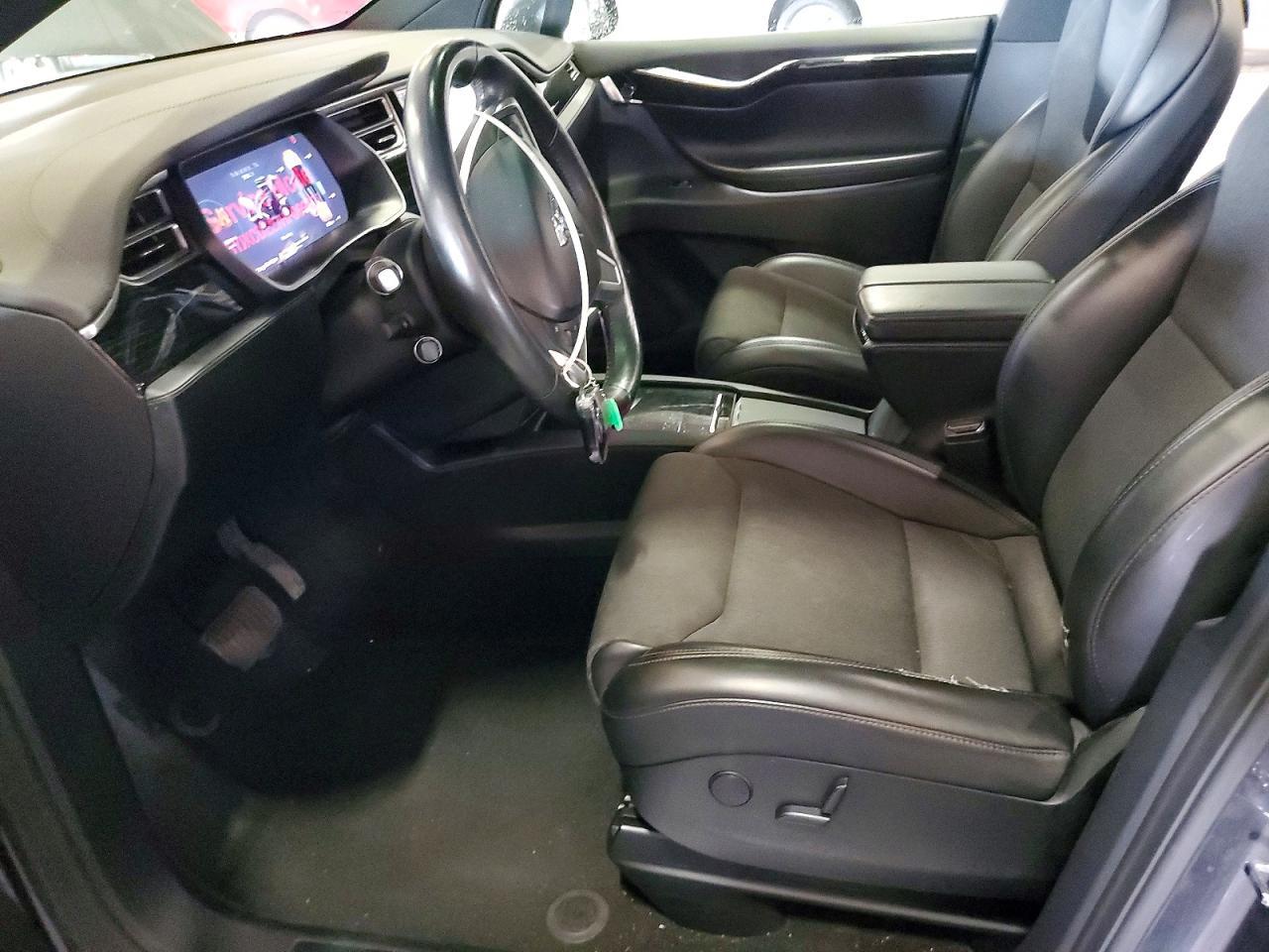 2017 Tesla Model X - Фото 7