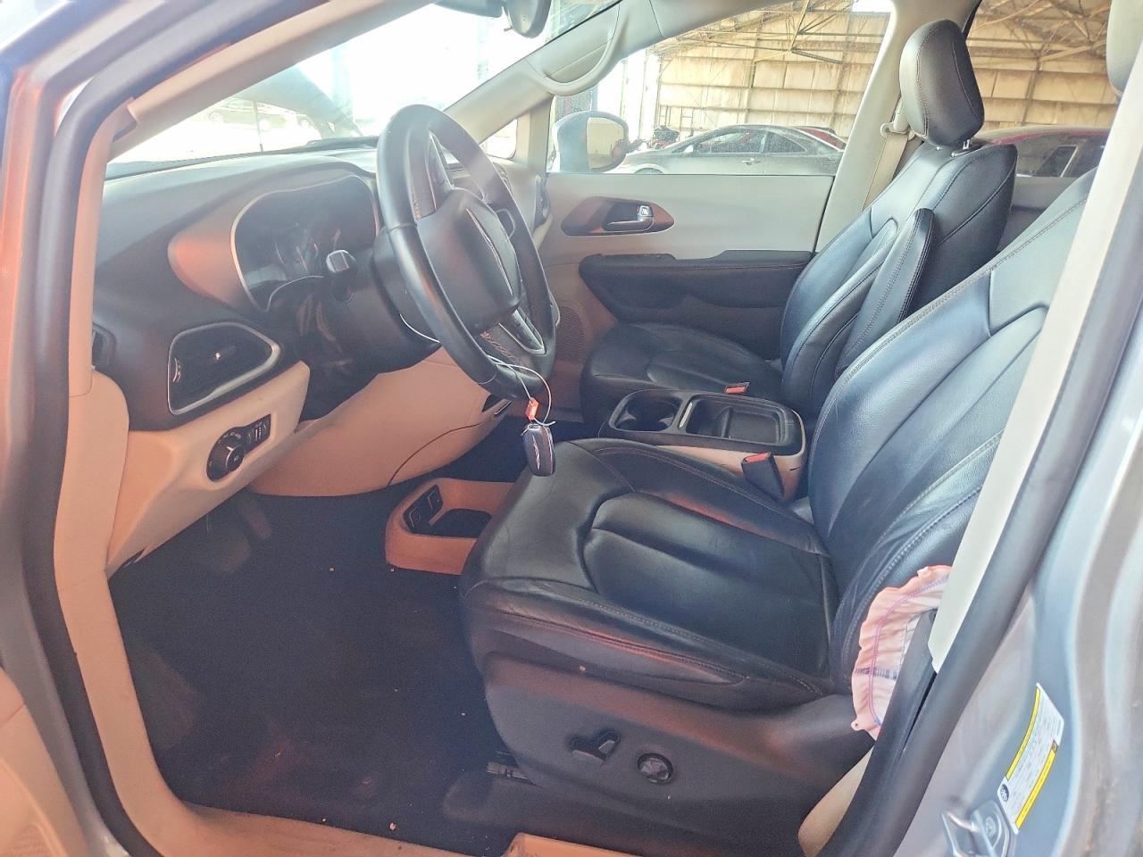 2017 Chrysler Pacifica Touring L - Фото 7