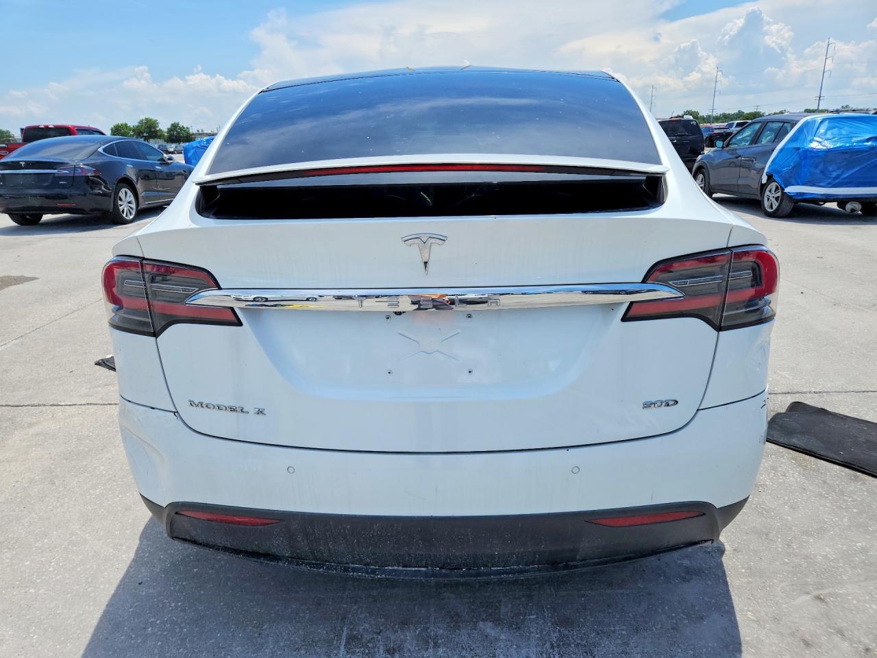 2016 Tesla Model X - Image 6