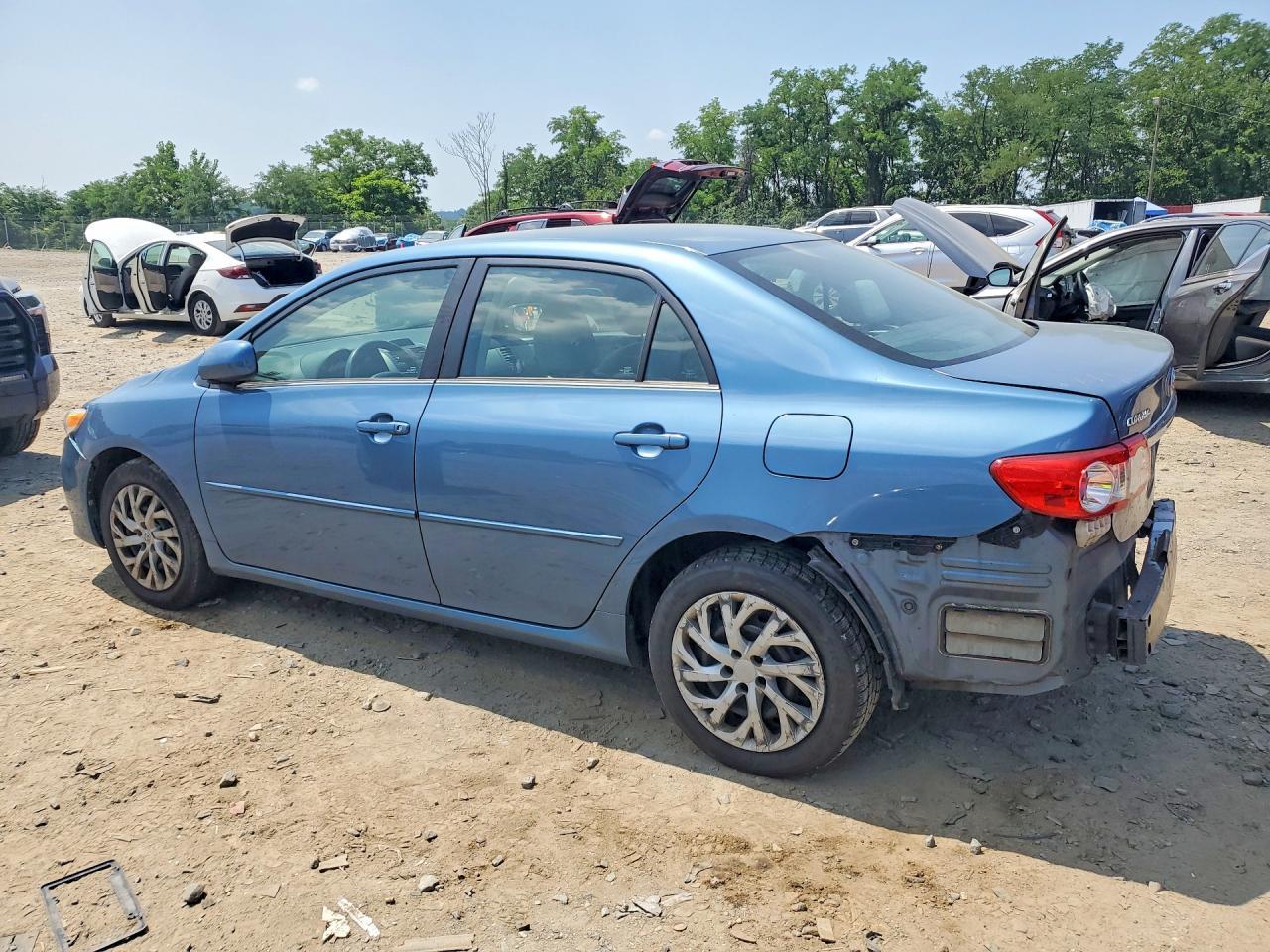 2013 Toyota Corolla Le - Image 2