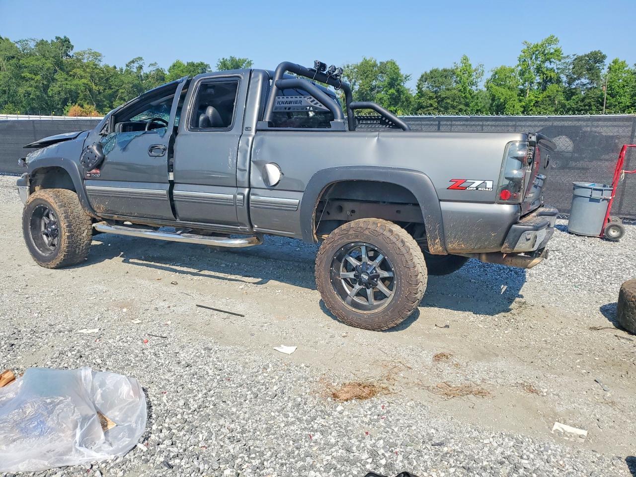2002 Chevrolet Silverado K1500 - Image 2