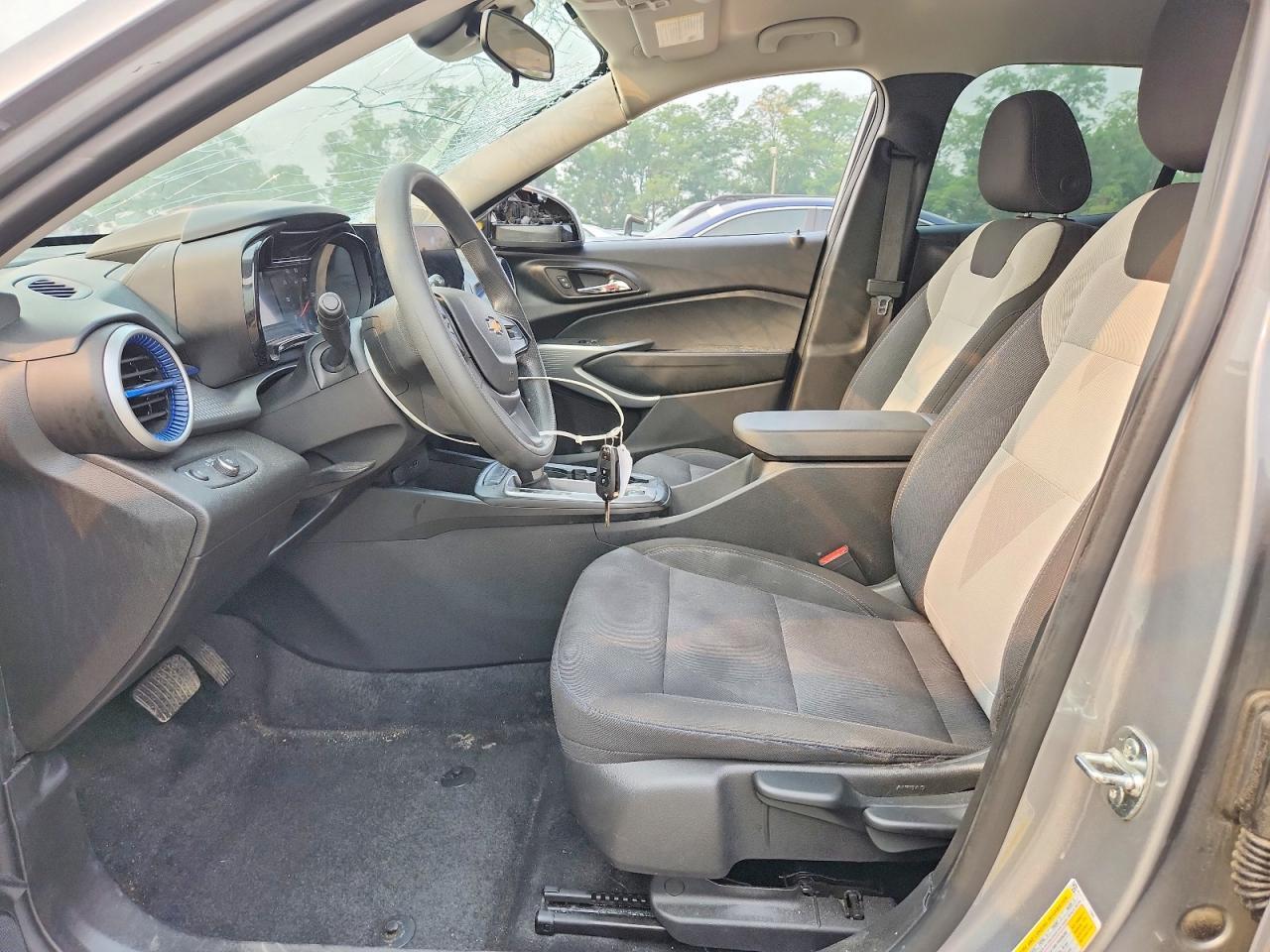 2025 Chevrolet Trax Ls - Image 7