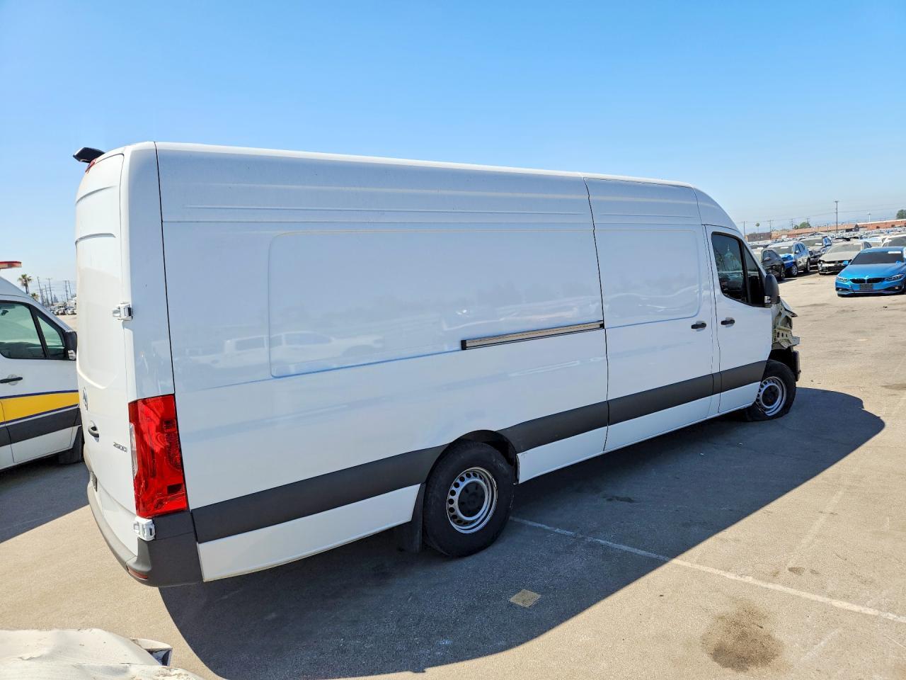 2025 Mercedes-Benz Sprinter 2500 Delivery Van - Фото 3