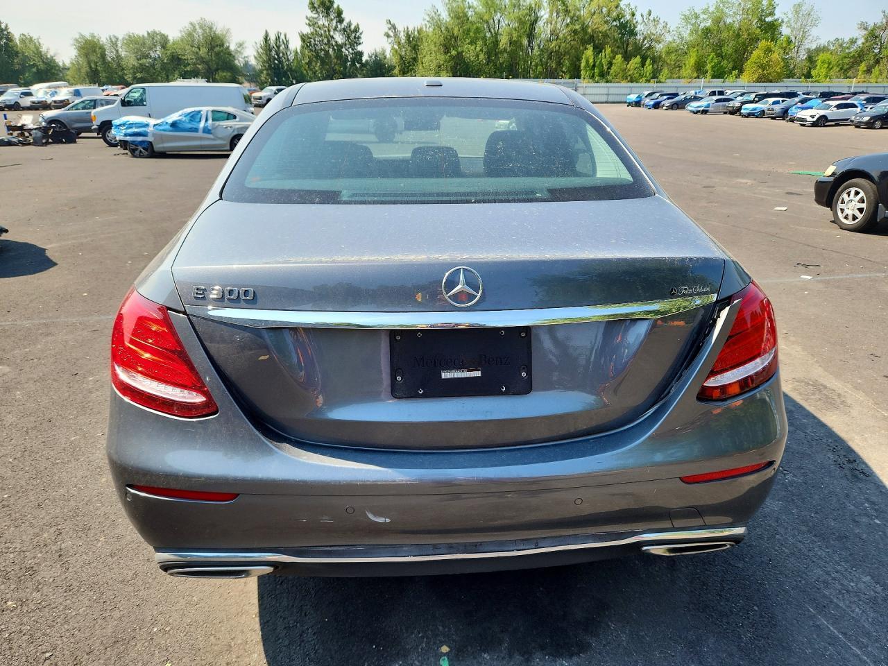 2018 Mercedes-Benz E 300 - Фото 6