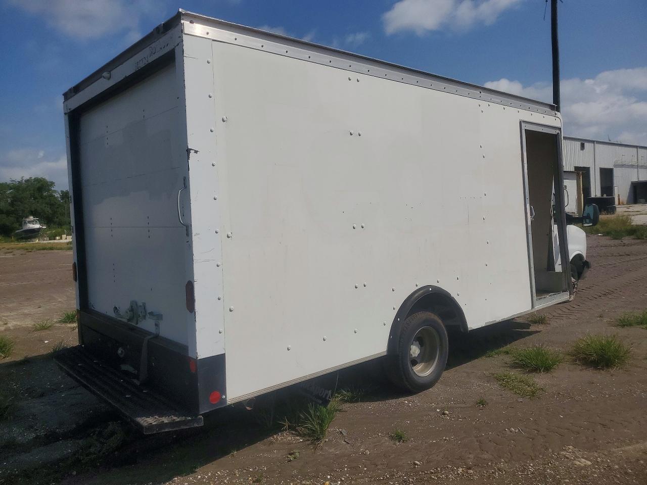 2022 Chevrolet Express G3500 - Image 3