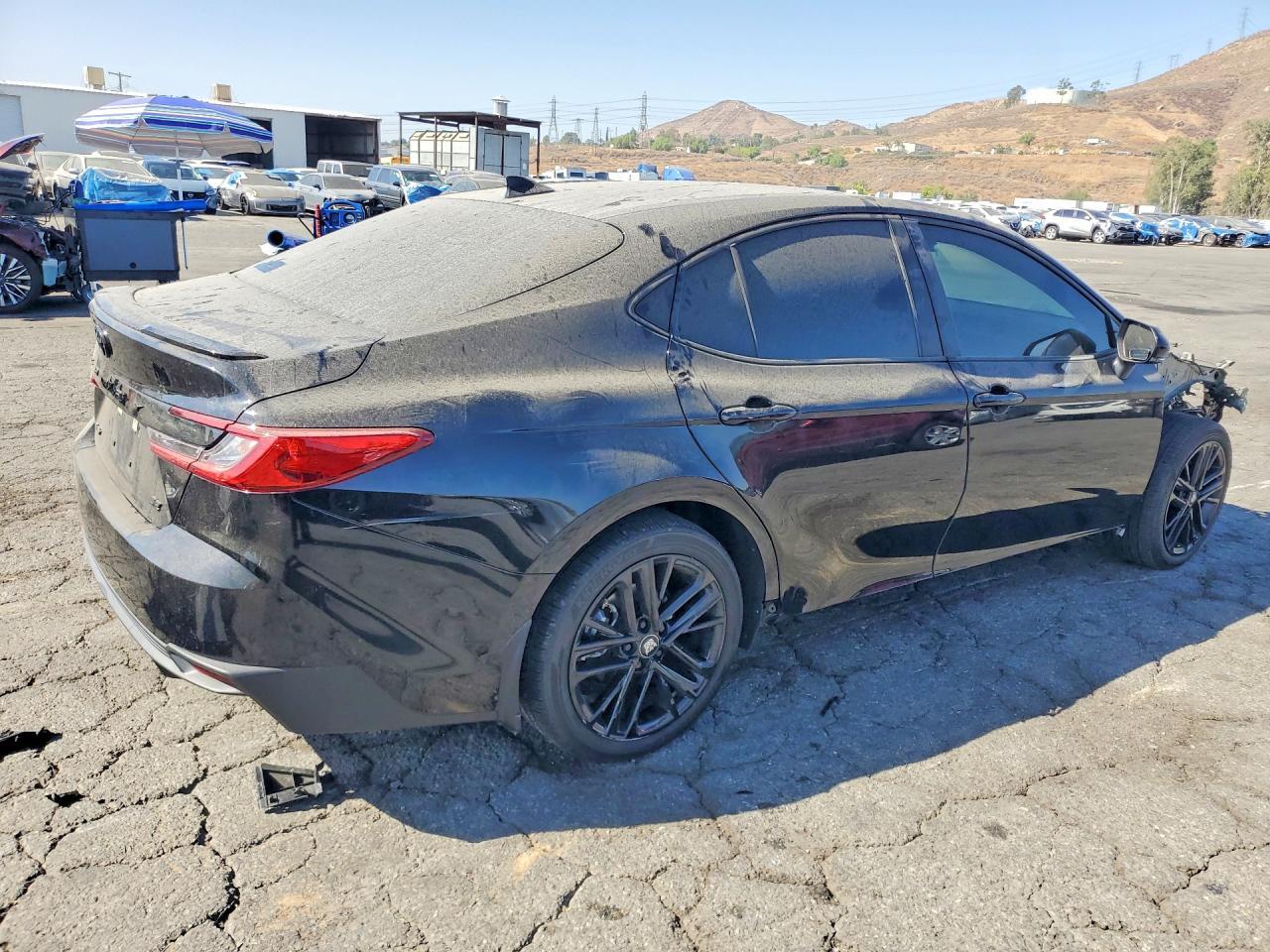 2025 Toyota Camry Se - Фото 3