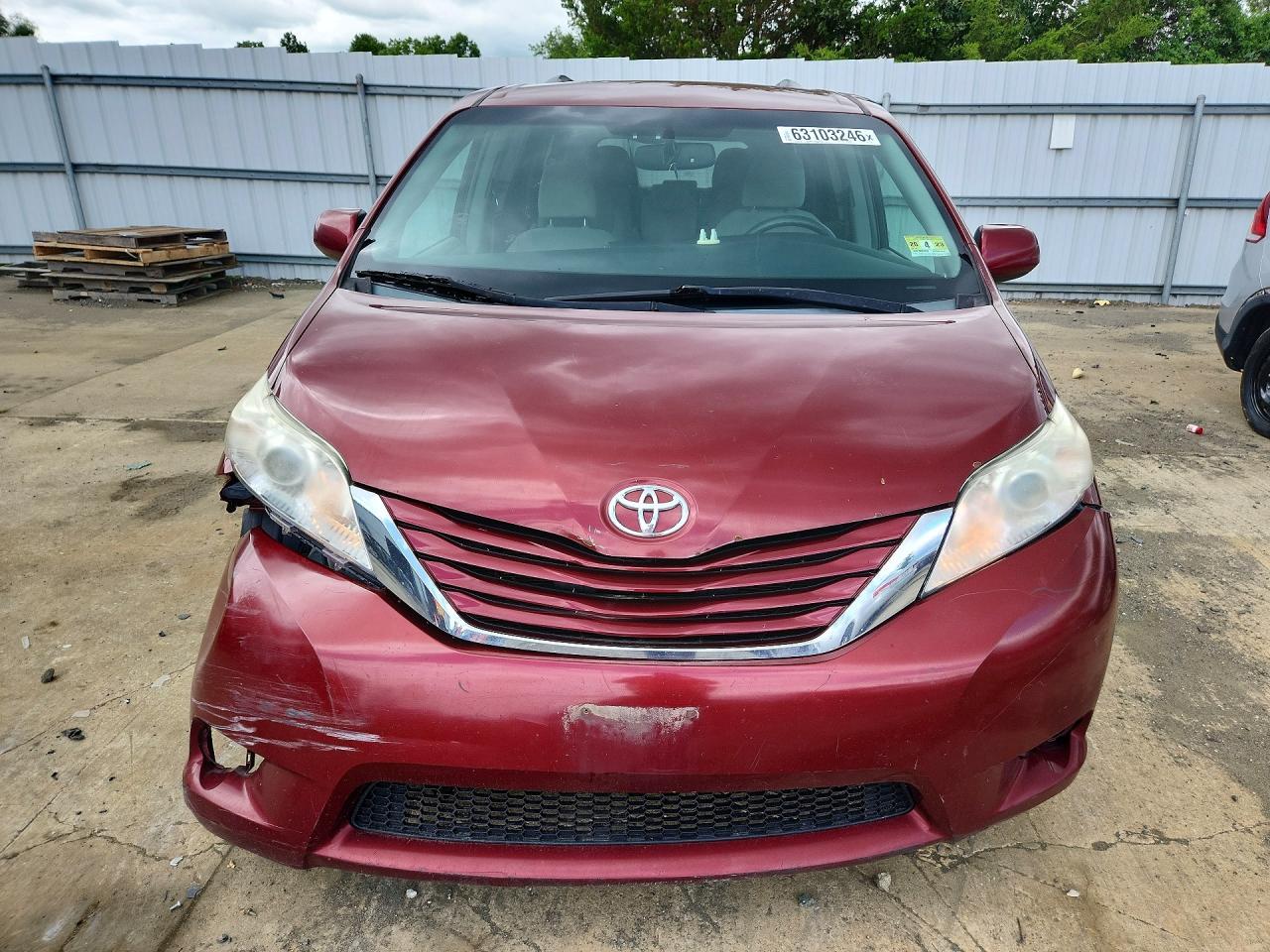 2015 Toyota Sienna Le - Фото 5