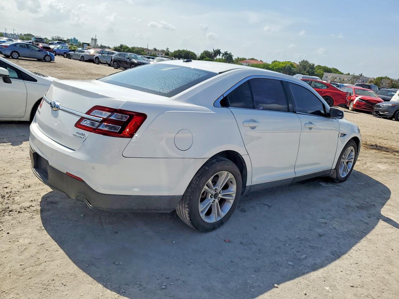 2014 Ford Taurus Sel - Фото 3