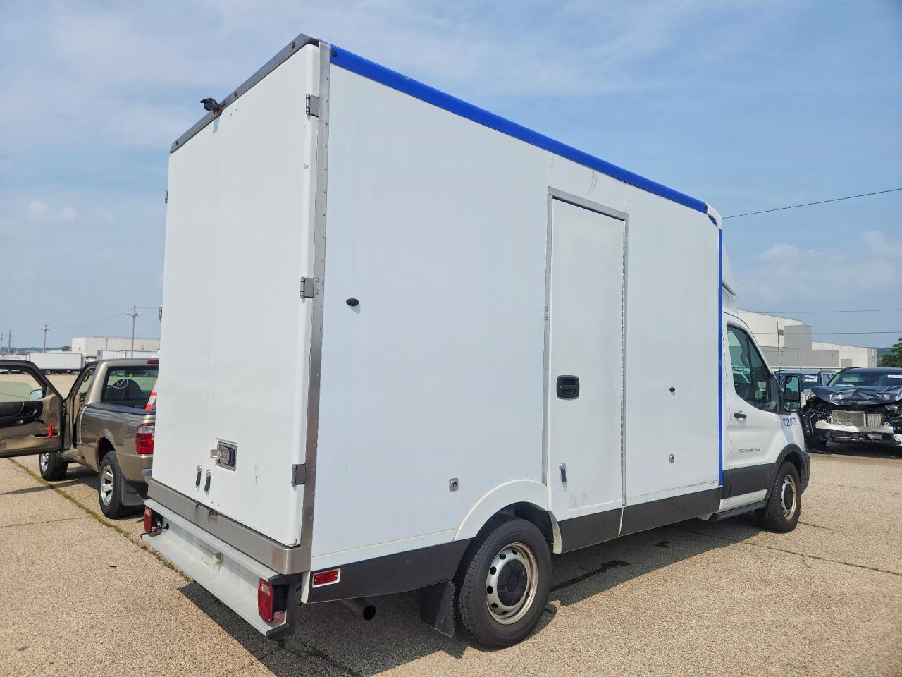 2020 Ford Transit Delivery Truck - Image 3