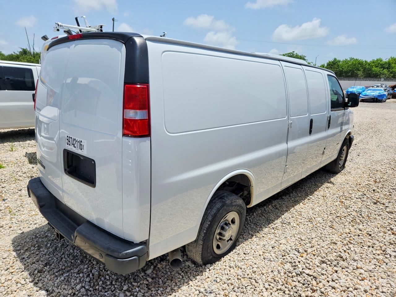 2021 Chevrolet Express G3500 - Фото 3