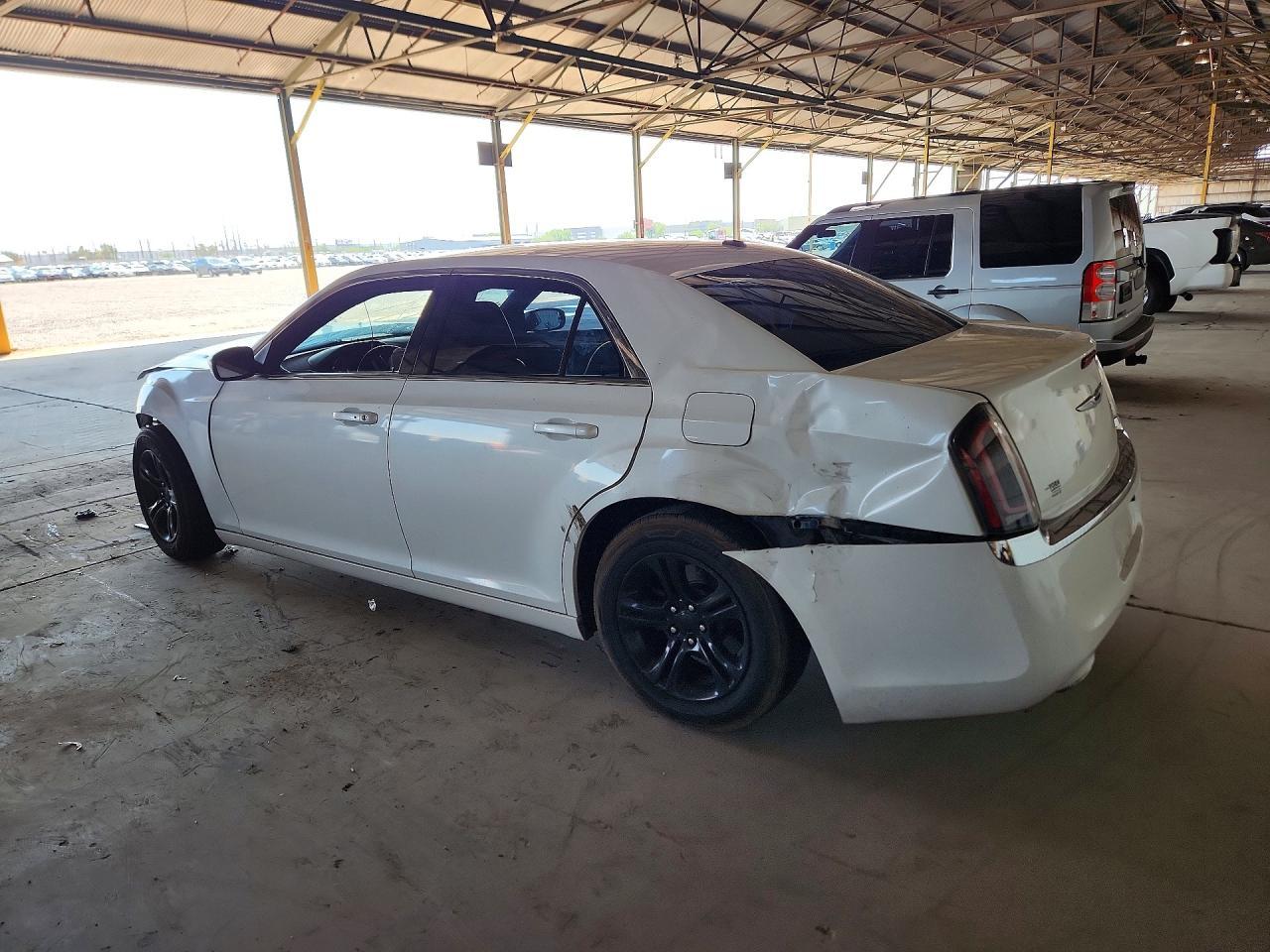 2013 Chrysler 300 - Фото 2