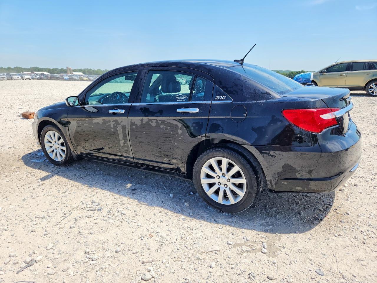2014 Chrysler 200 Limited - Image 2