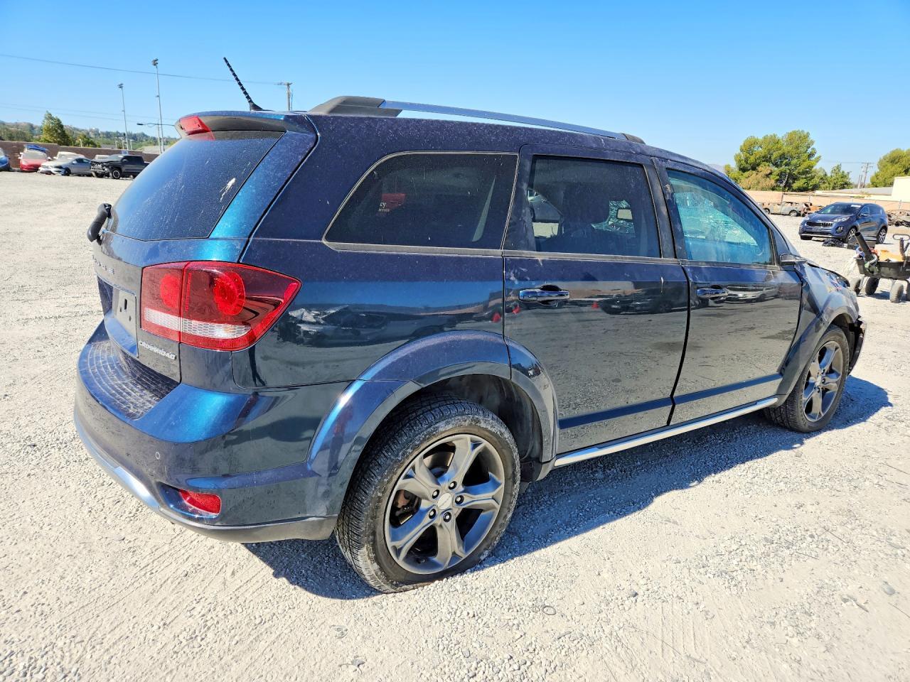 2015 Dodge Journey Crossroad - Image 3