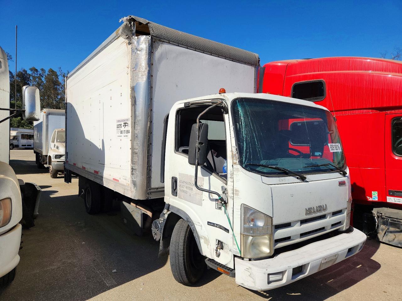 2011 Isuzu Npr Hd Box Truck - Image 4
