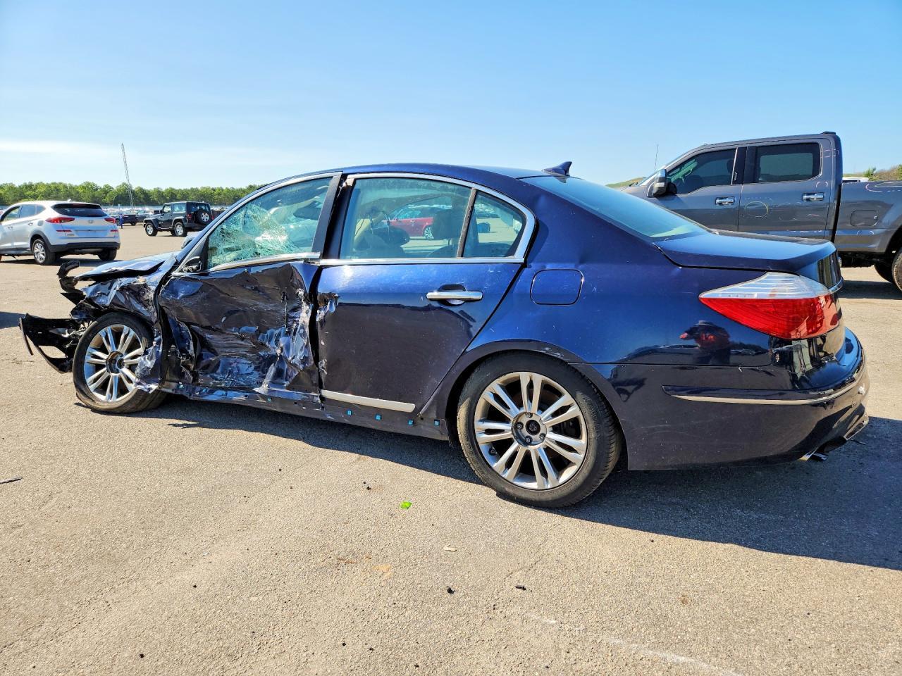 2010 Hyundai Genesis 4.6L - Image 2